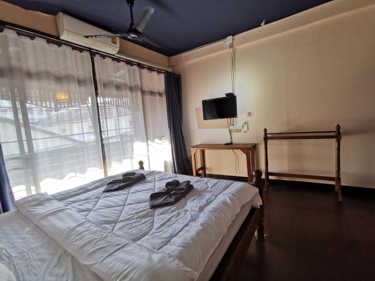 Madera House Chiang Mai Hotel Екстериор снимка