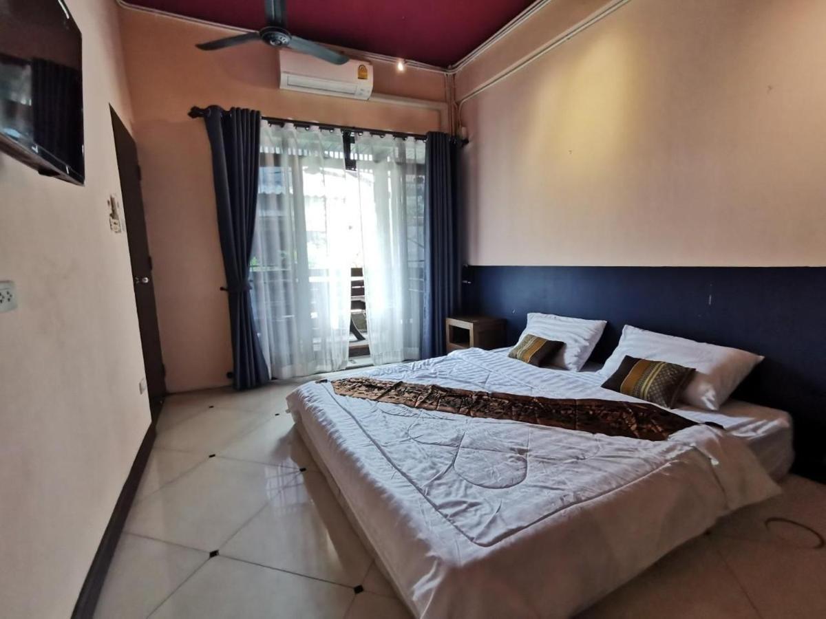 Madera House Chiang Mai Hotel Екстериор снимка