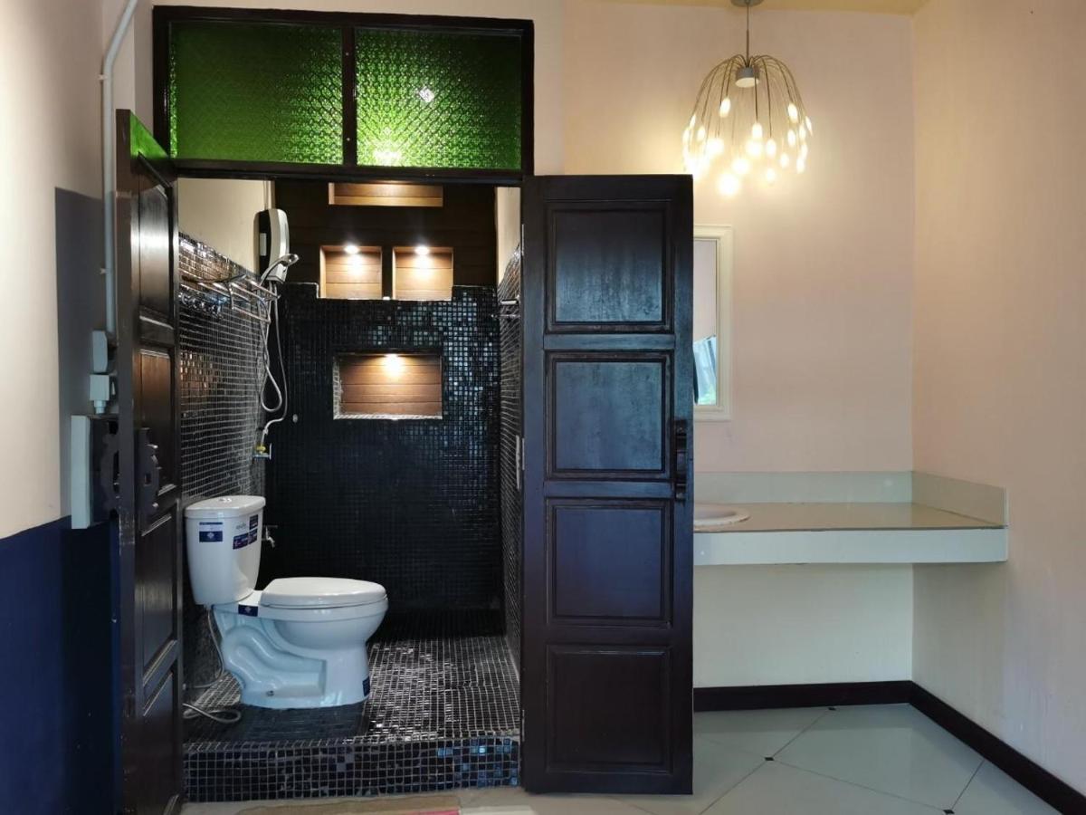 Madera House Chiang Mai Hotel Екстериор снимка