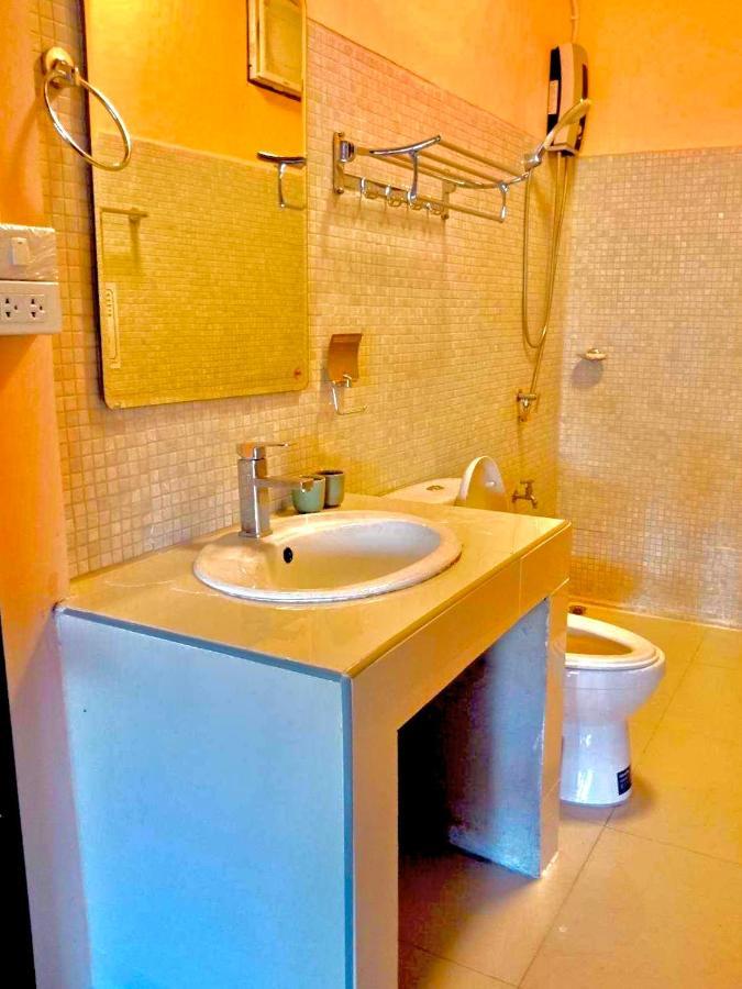 Madera House Chiang Mai Hotel Екстериор снимка
