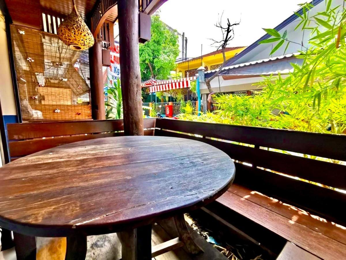 Madera House Chiang Mai Hotel Екстериор снимка