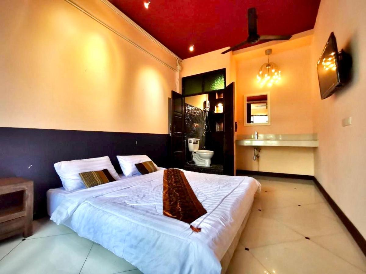Madera House Chiang Mai Hotel Екстериор снимка
