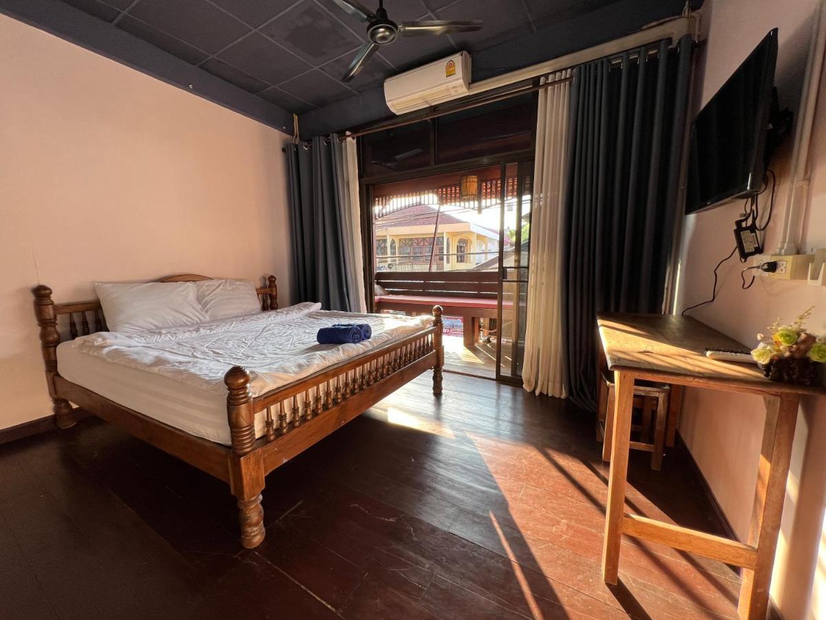 Madera House Chiang Mai Hotel Екстериор снимка