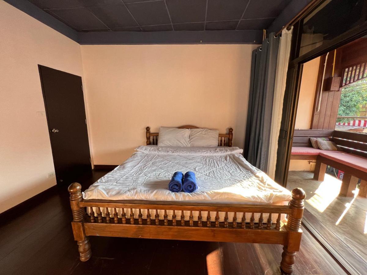 Madera House Chiang Mai Hotel Екстериор снимка