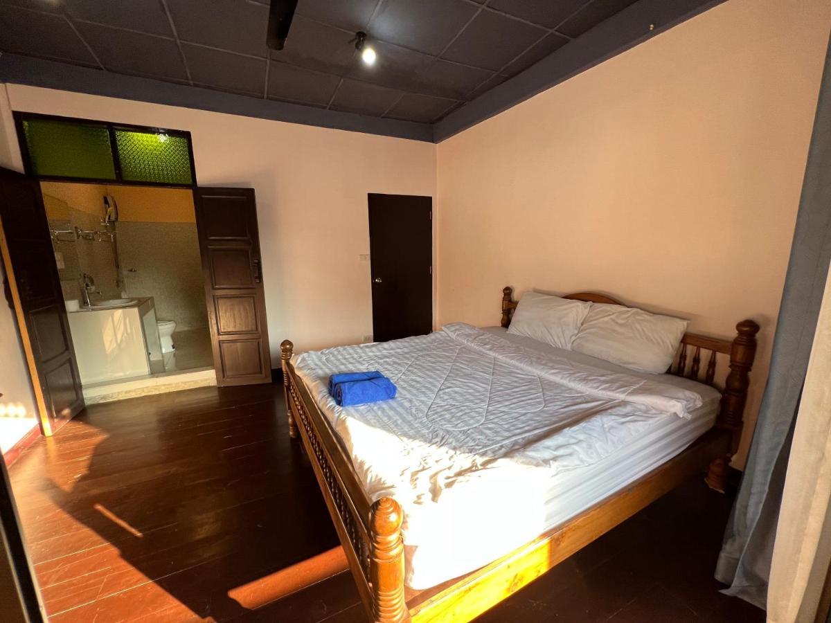 Madera House Chiang Mai Hotel Екстериор снимка