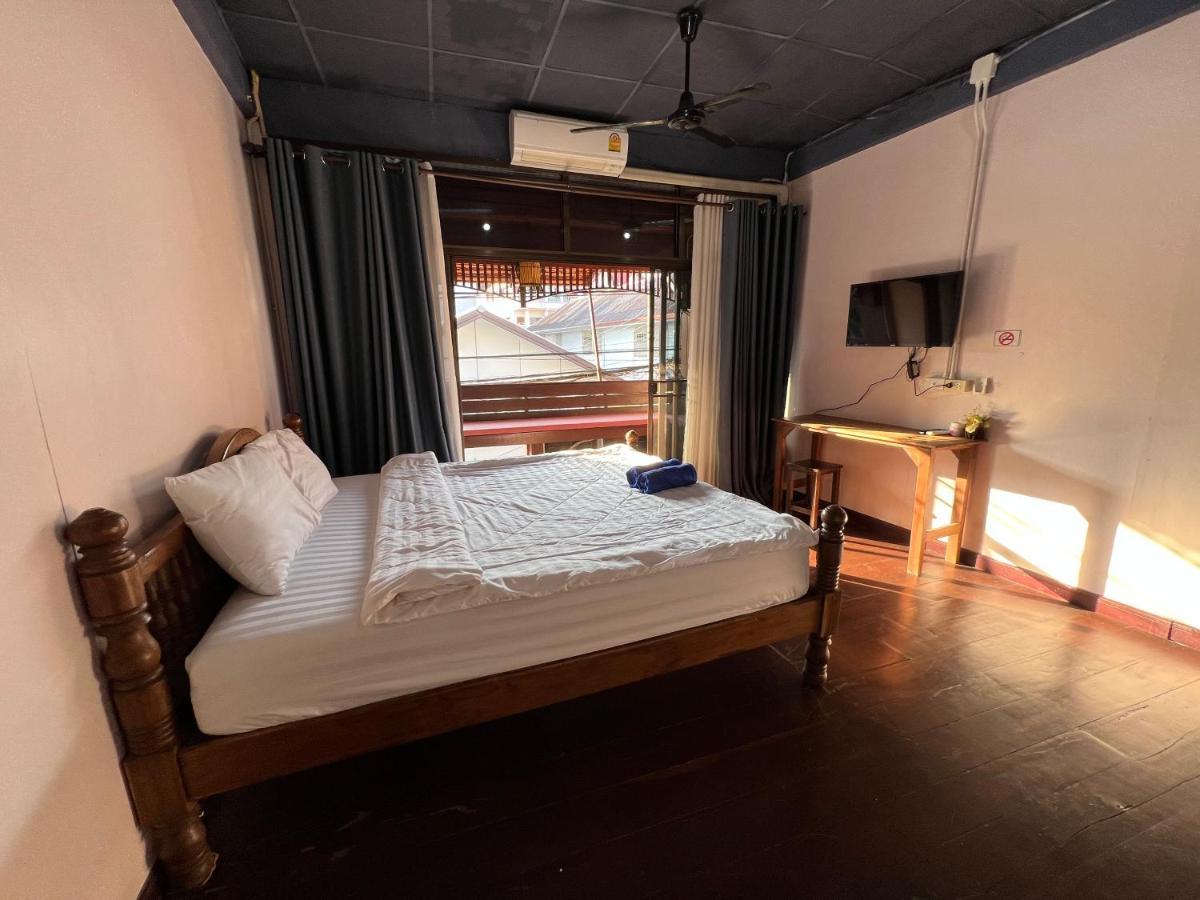 Madera House Chiang Mai Hotel Екстериор снимка