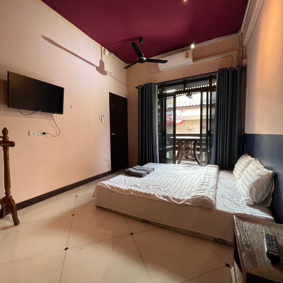 Madera House Chiang Mai Hotel Екстериор снимка